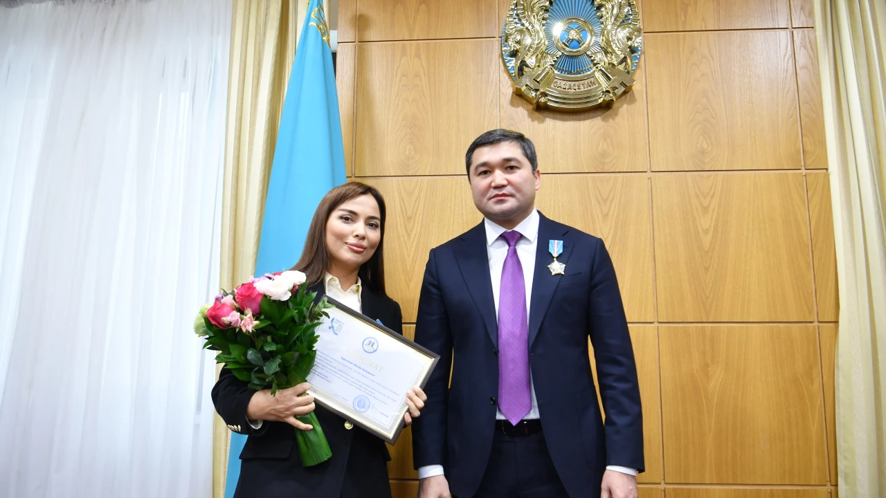 Празднование Дня Республики: награждение лучших работников